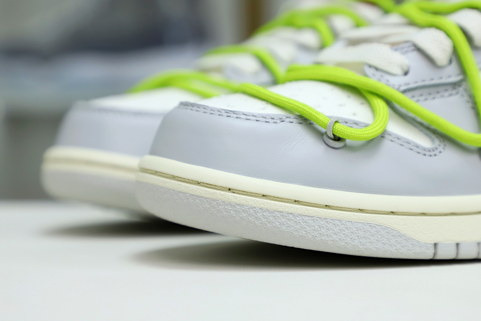 Off-White x Nike Dunk Low 