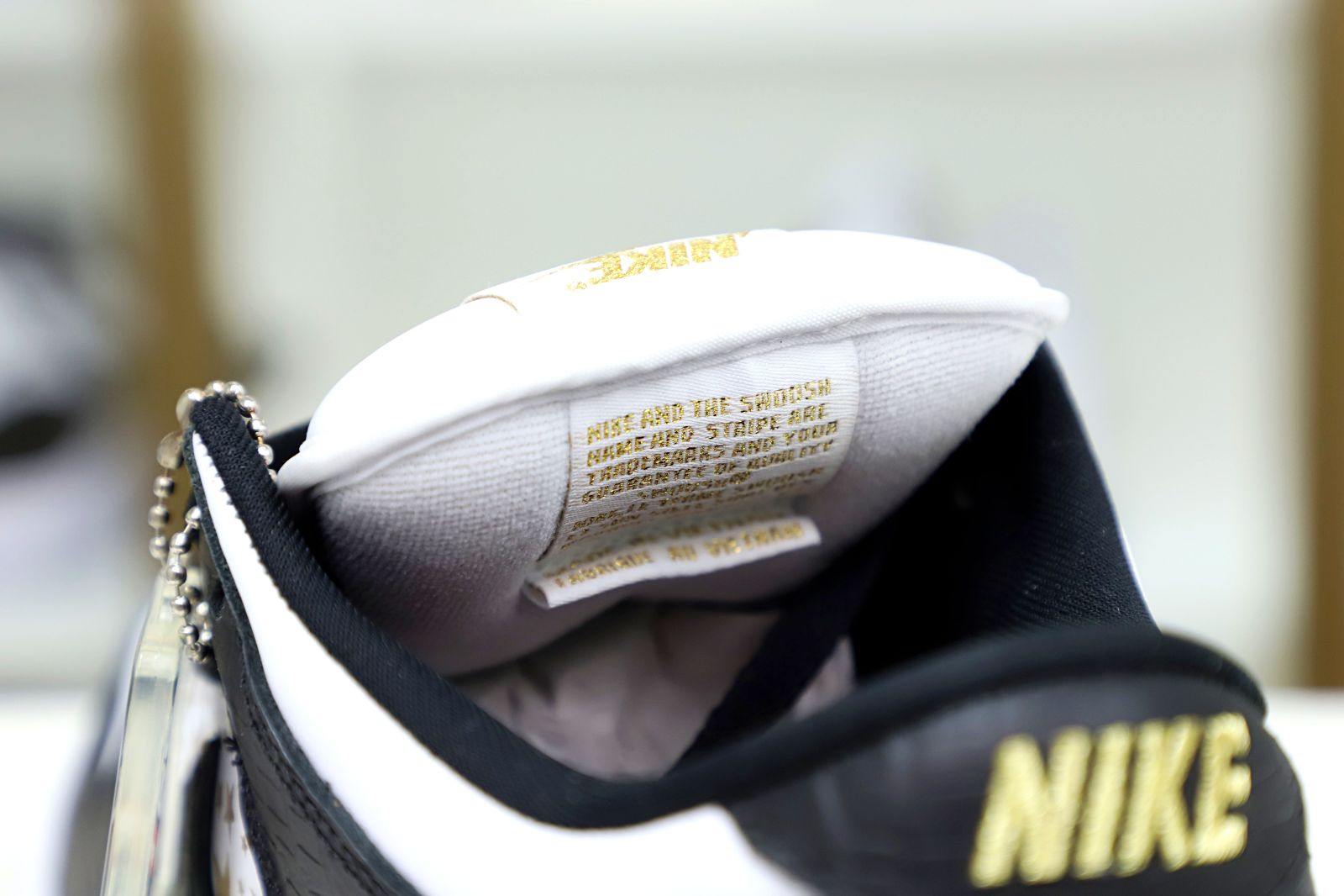 Supreme x Nike SB Dunk Low 