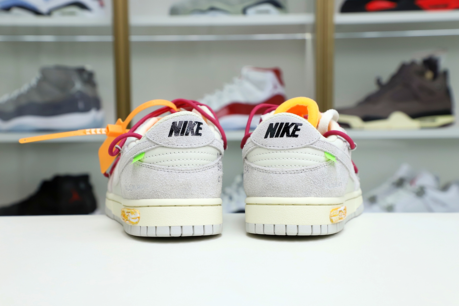 Off-White x Nike Dunk Low 