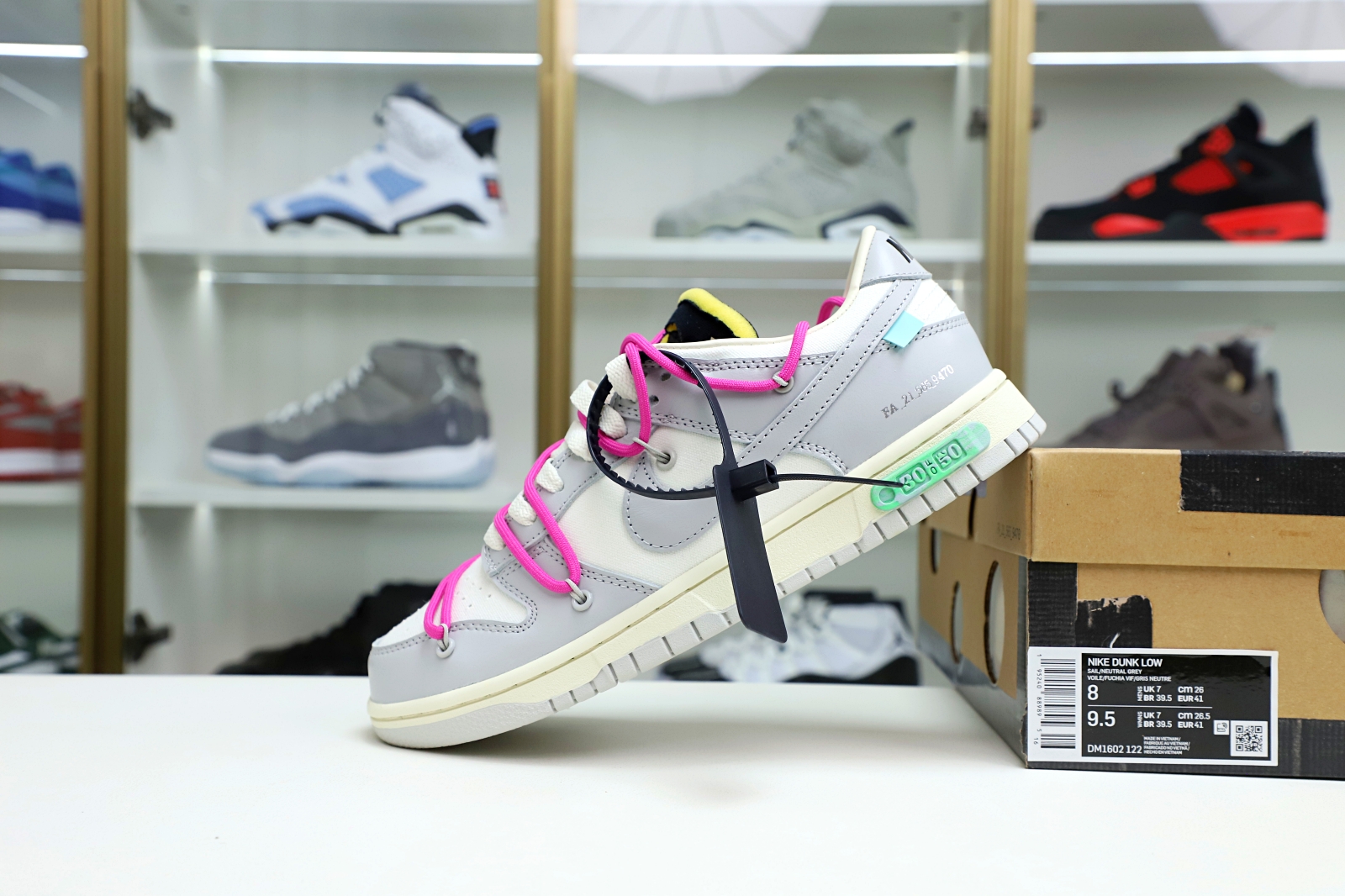 Off-White x Nike Dunk Low 