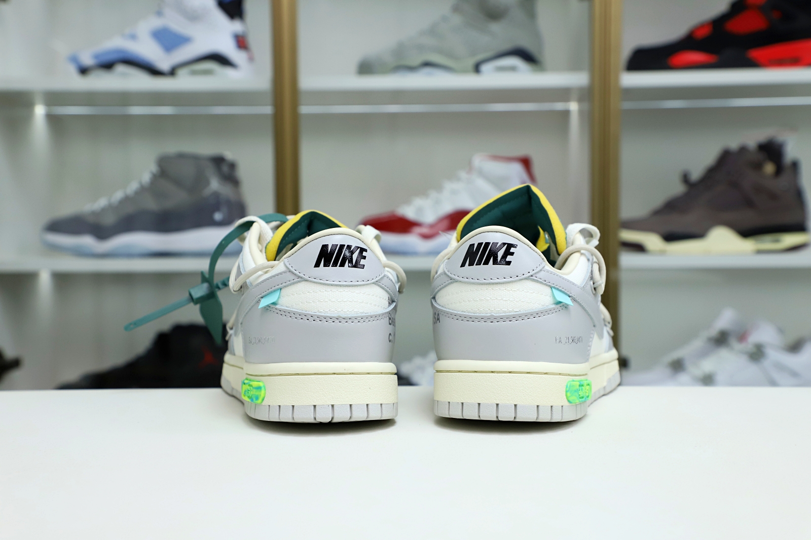 Off-White x Nike Dunk Low 
