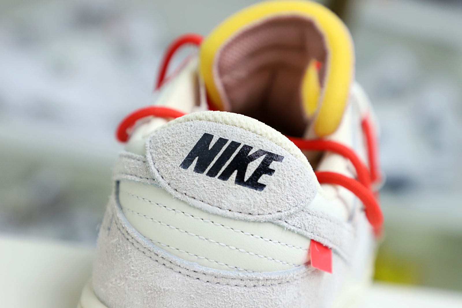 Off-White x Nike Dunk Low 