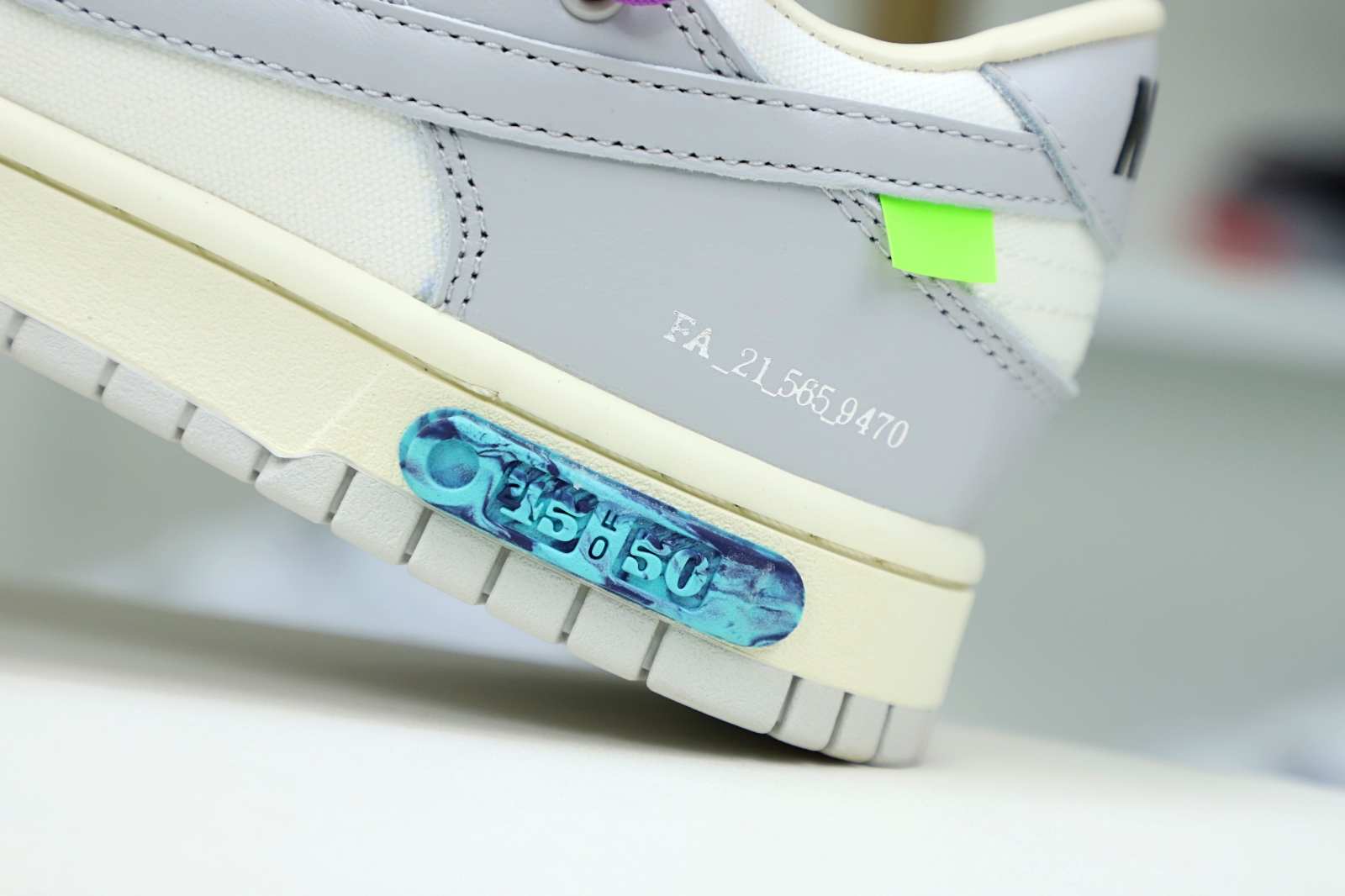 Off-White x Nike Dunk Low 