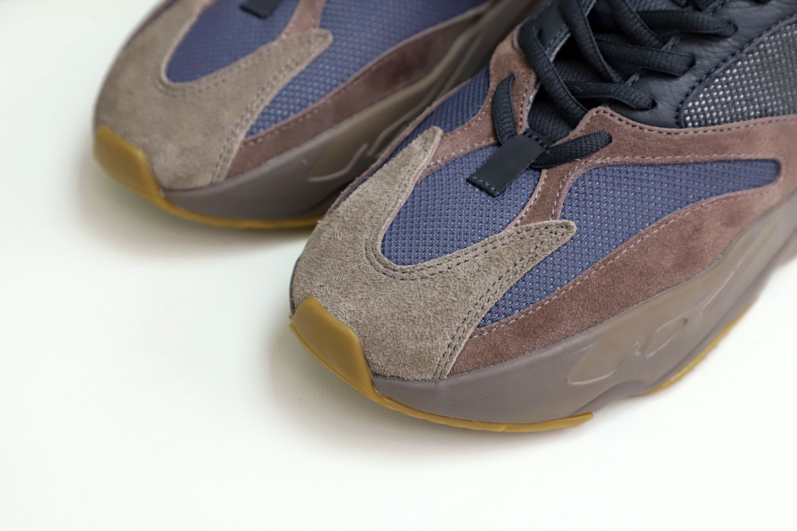 YEEZY BOOST 700 'MAUVE'