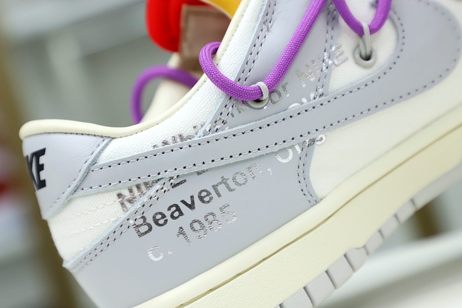 Off-White x Nike Dunk Low 