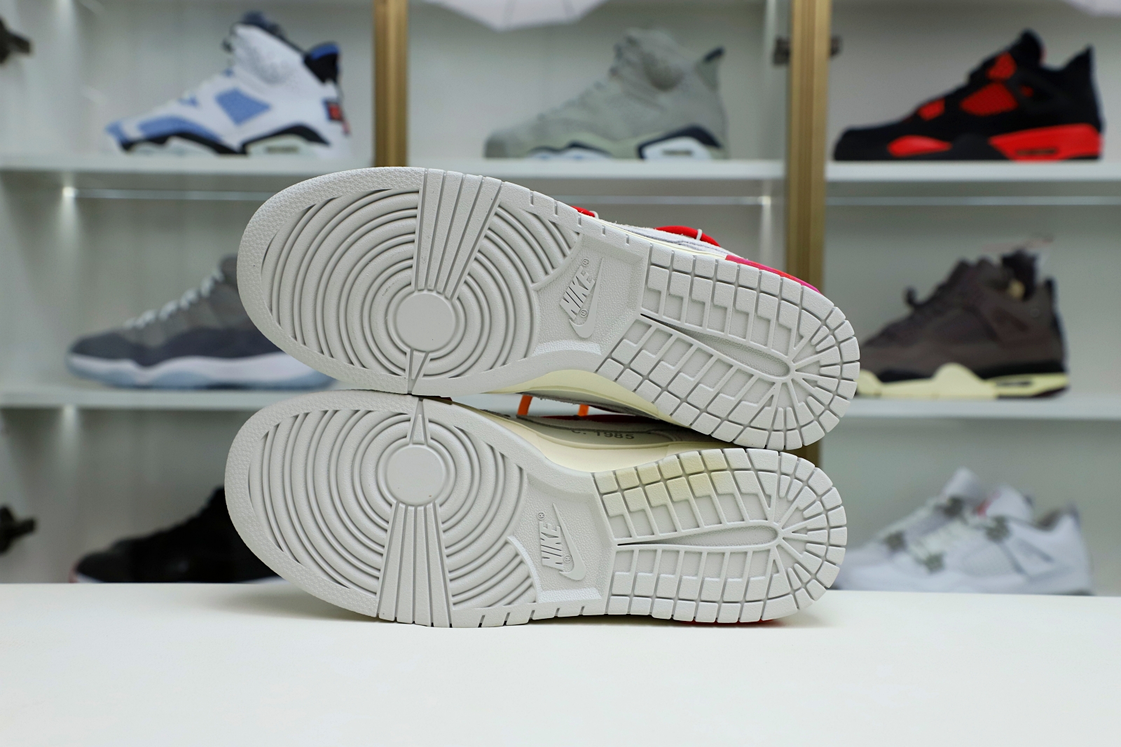 Off-White x Nike Dunk Low 