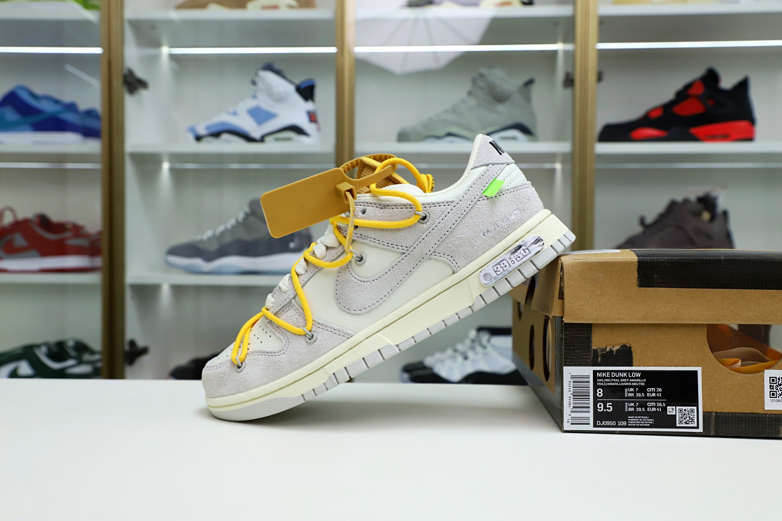 Off-White x Nike Dunk Low 
