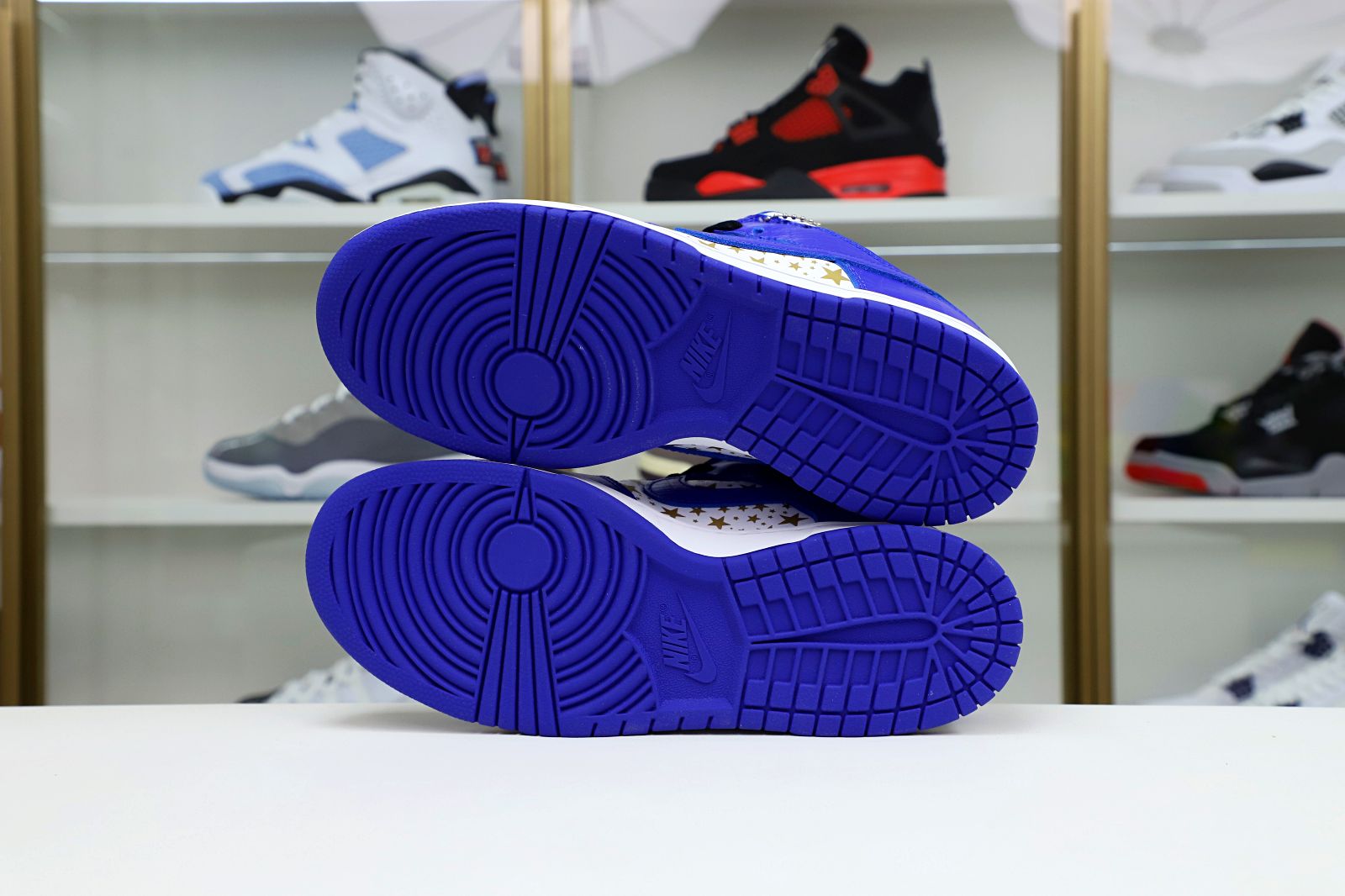 Supreme x Nike SB Dunk Low 