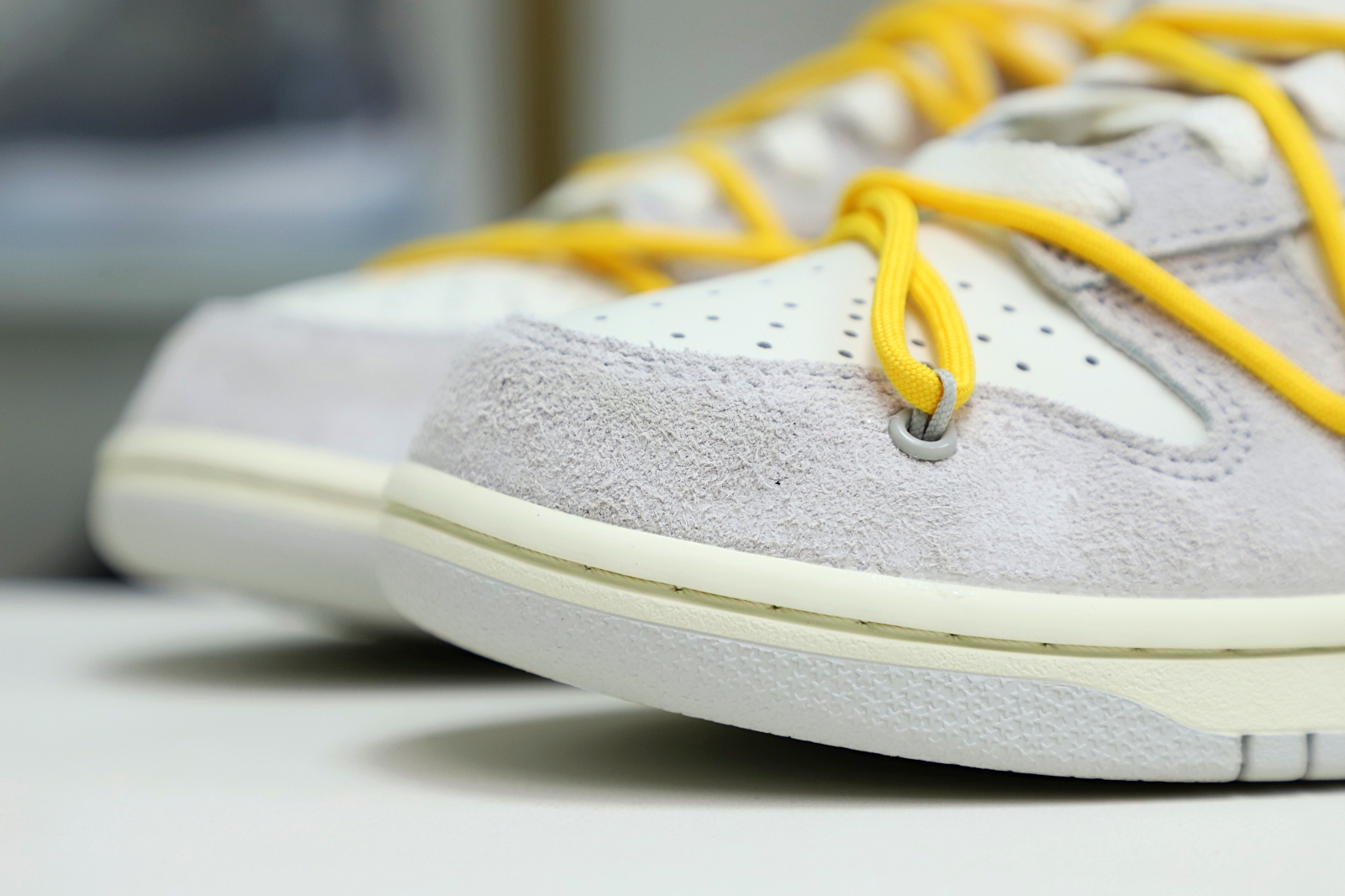 Off-White x Nike Dunk Low 