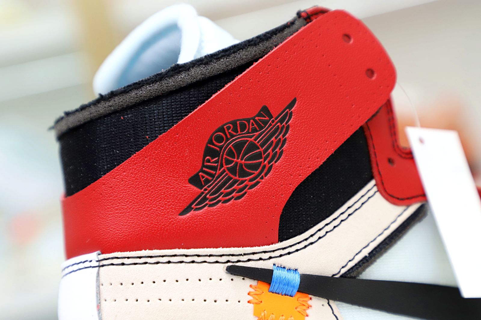 OFF-WHITE X AIR JORDAN 1 RETRO HIGH OG 'CHICAGO'