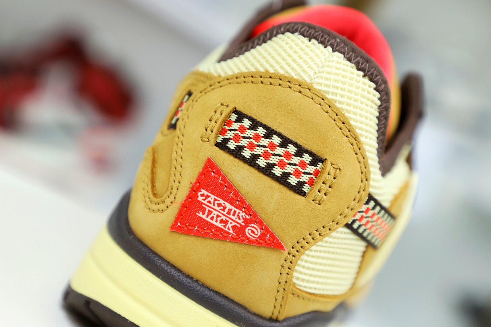 TRAVIS SCOTT NIKE AIR MAX 1 DO9392-701