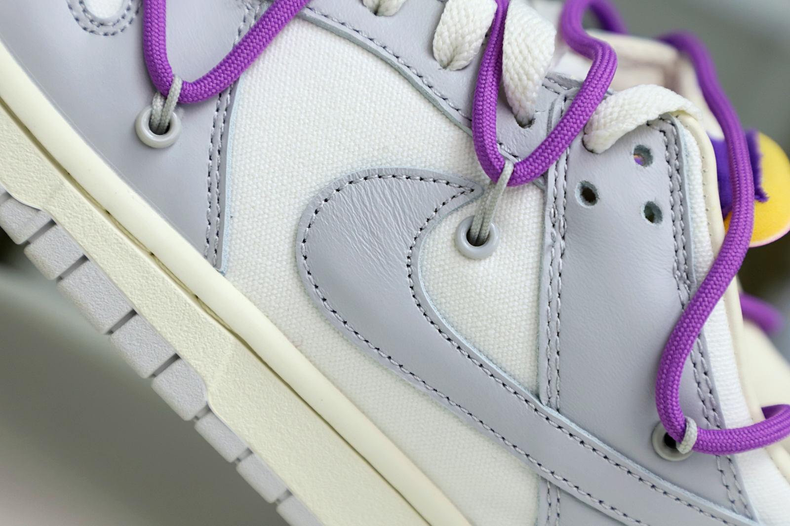 Off-White x Nike Dunk Low 