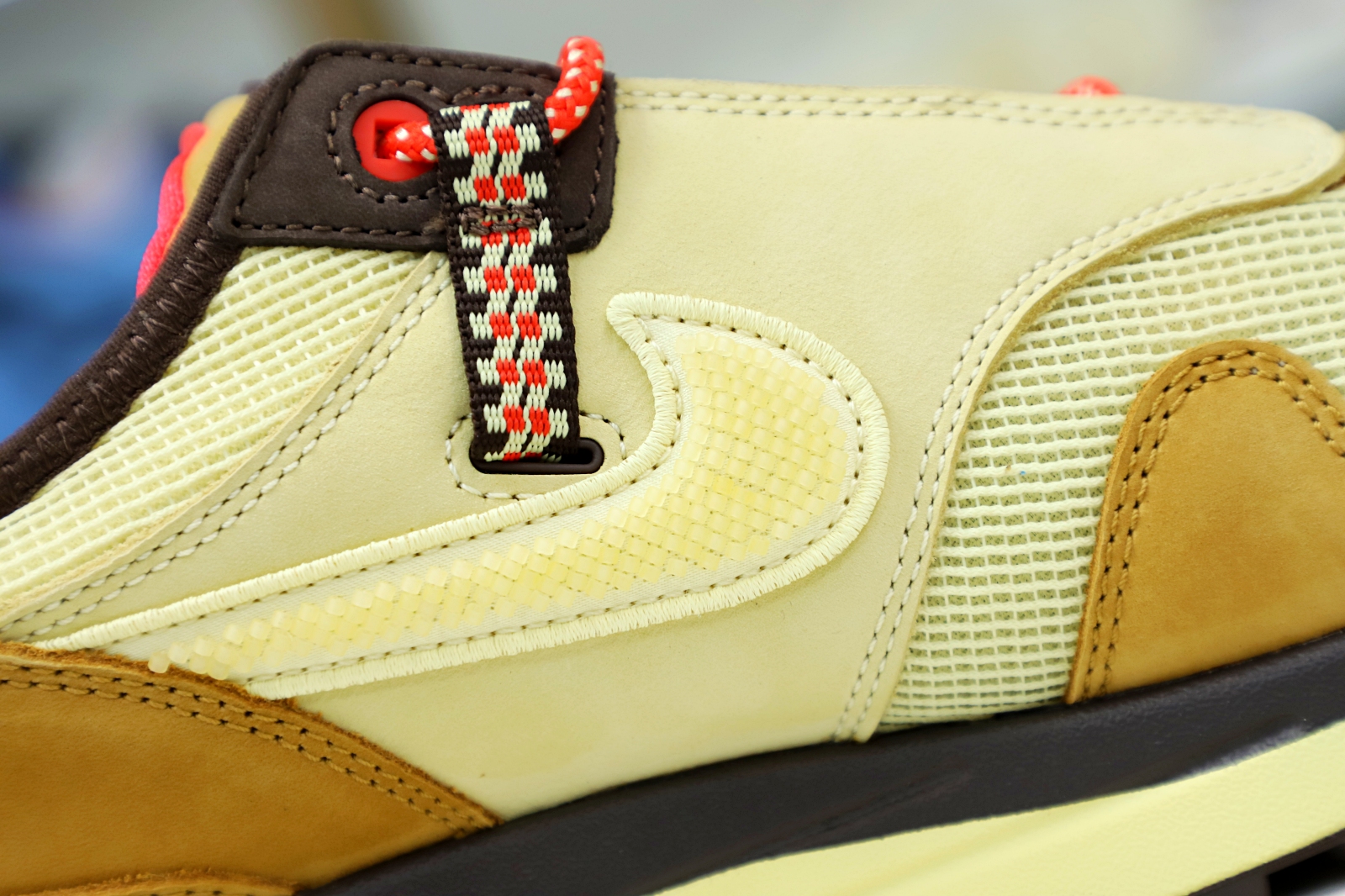 TRAVIS SCOTT NIKE AIR MAX 1 DO9392-701