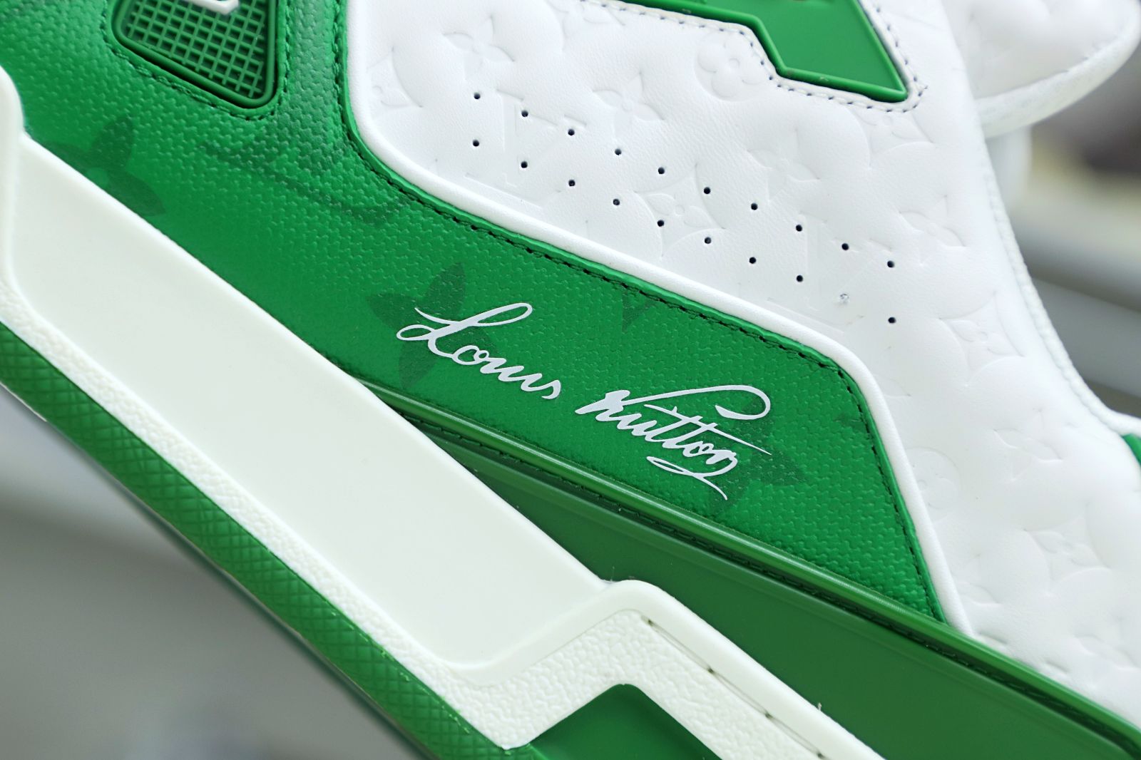 Louis Vuitton  LV   Trainer