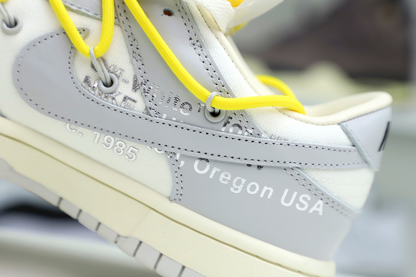 Off-White x Nike Dunk Low 