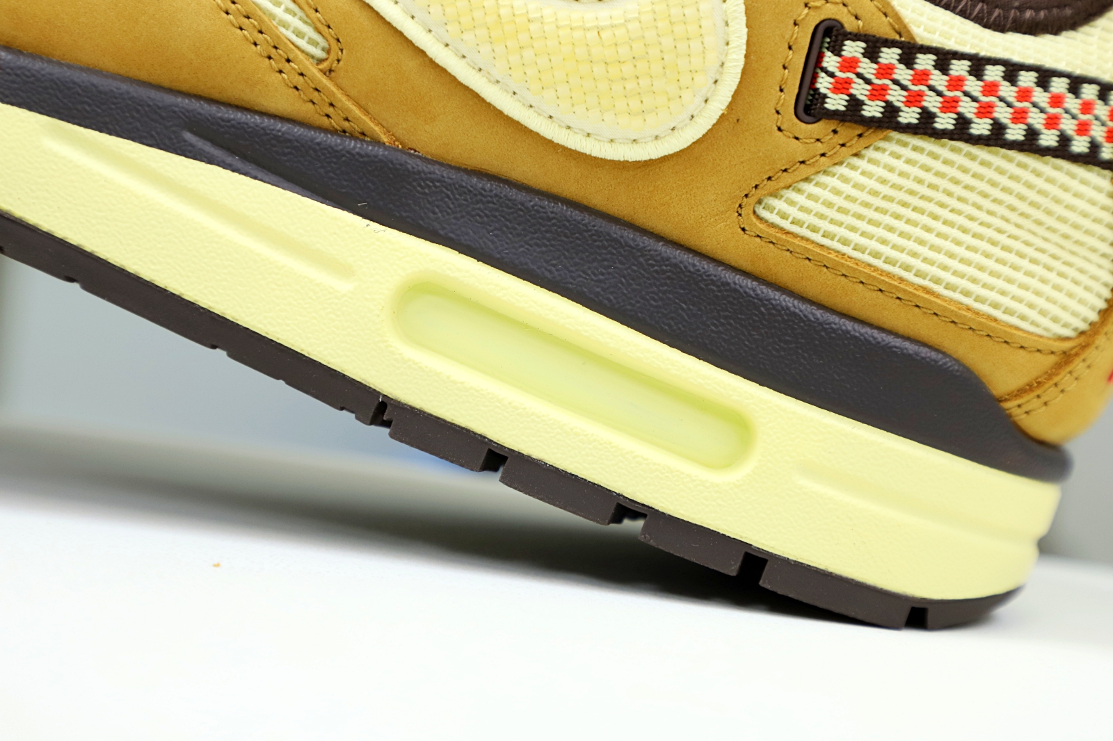 TRAVIS SCOTT NIKE AIR MAX 1 DO9392-701