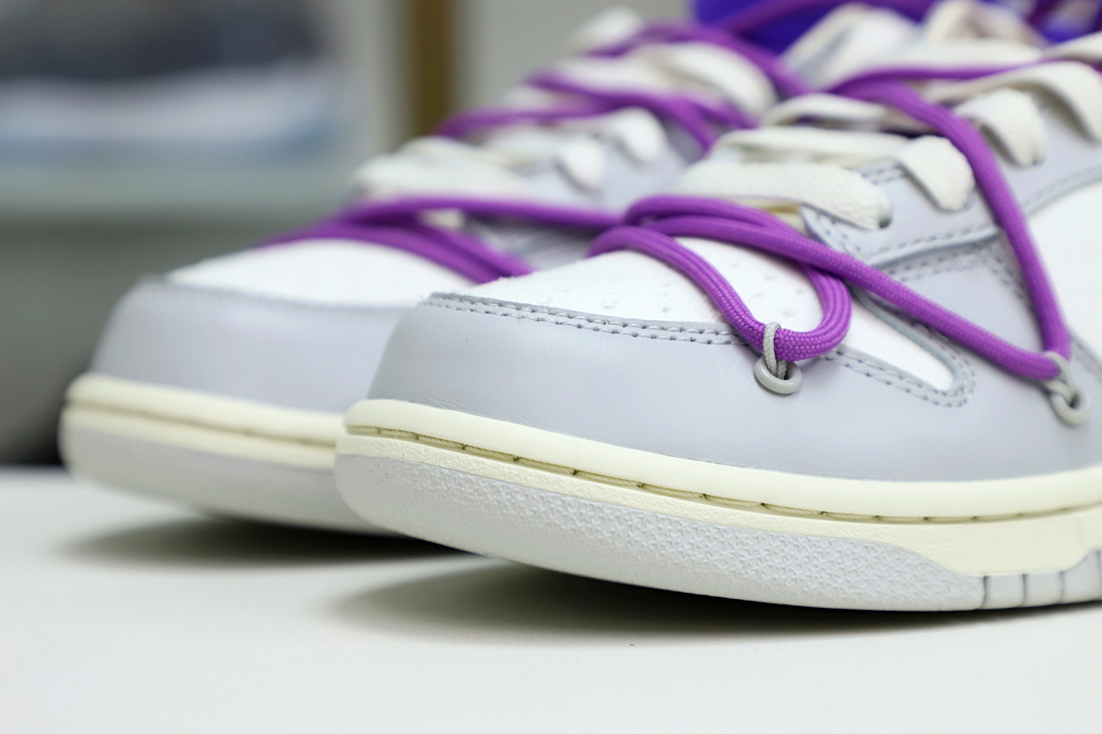 Off-White x Nike Dunk Low 