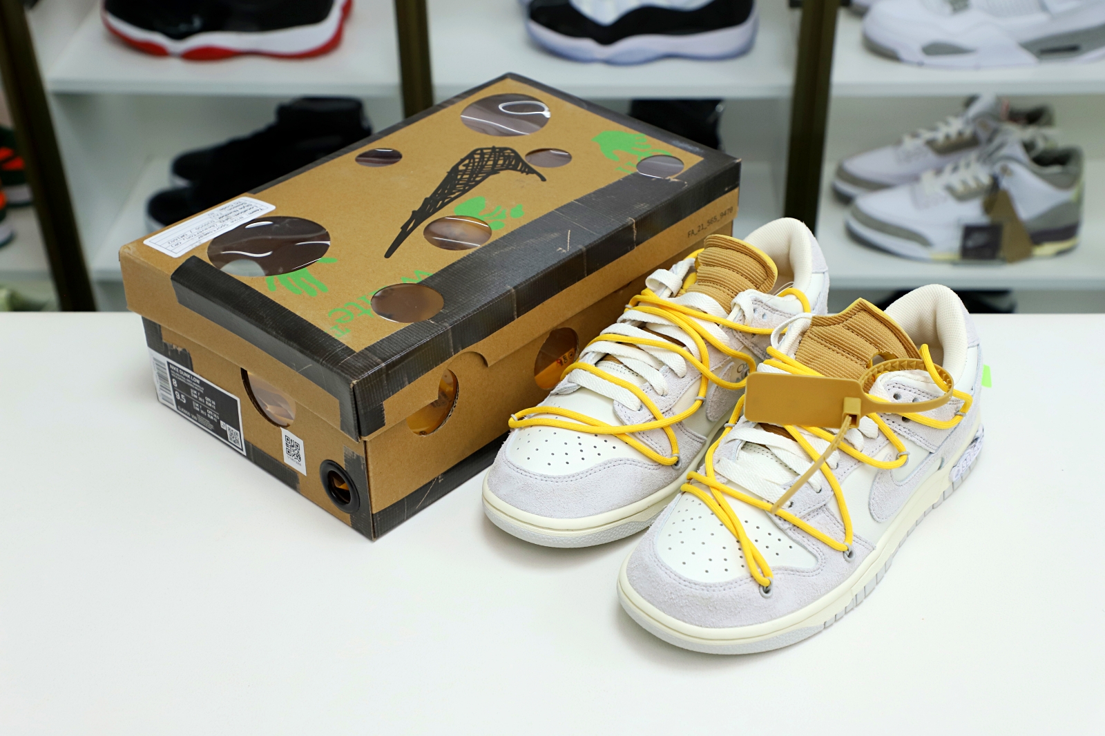 Off-White x Nike Dunk Low