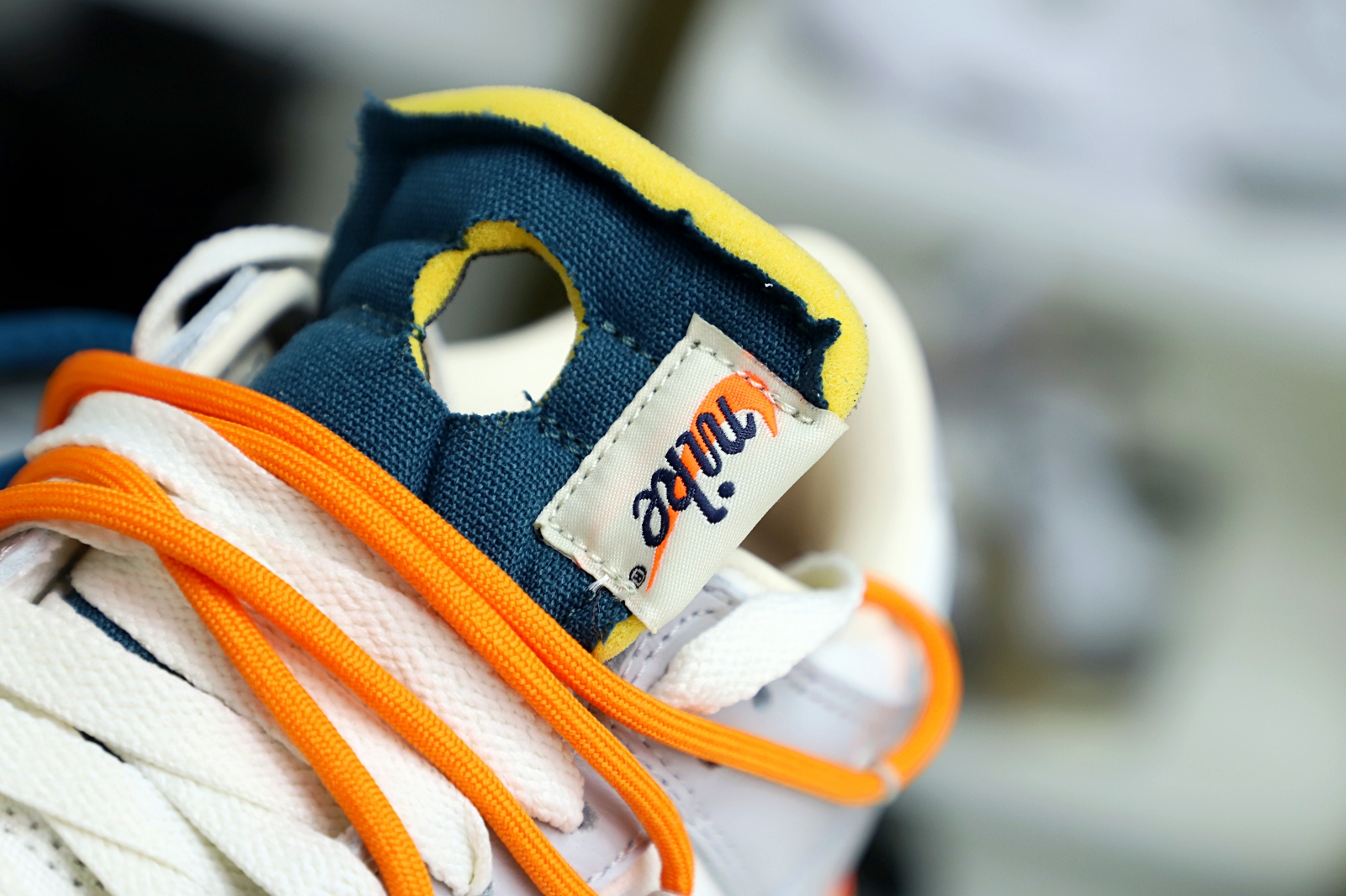 Off-White x Nike Dunk Low 