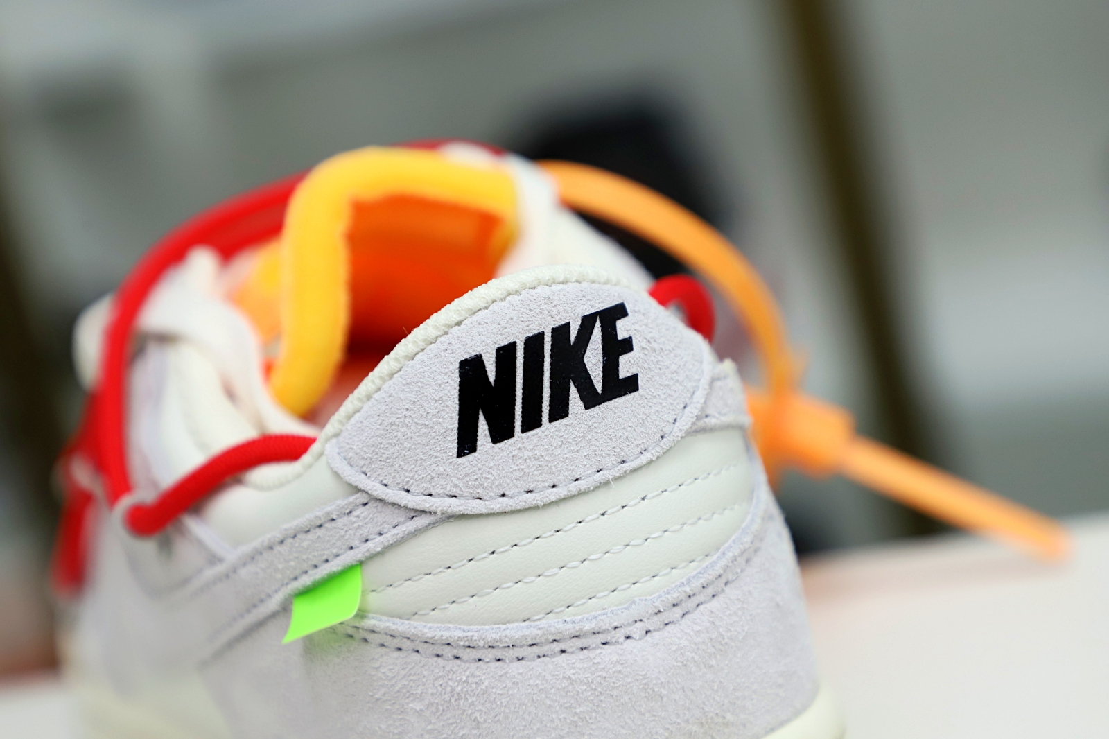 Off-White x Nike Dunk Low 