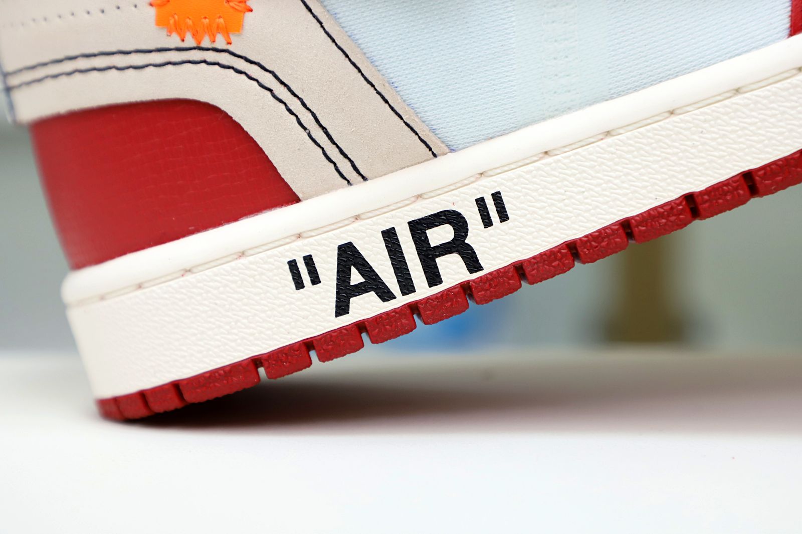 OFF-WHITE X AIR JORDAN 1 RETRO HIGH OG 'CHICAGO'