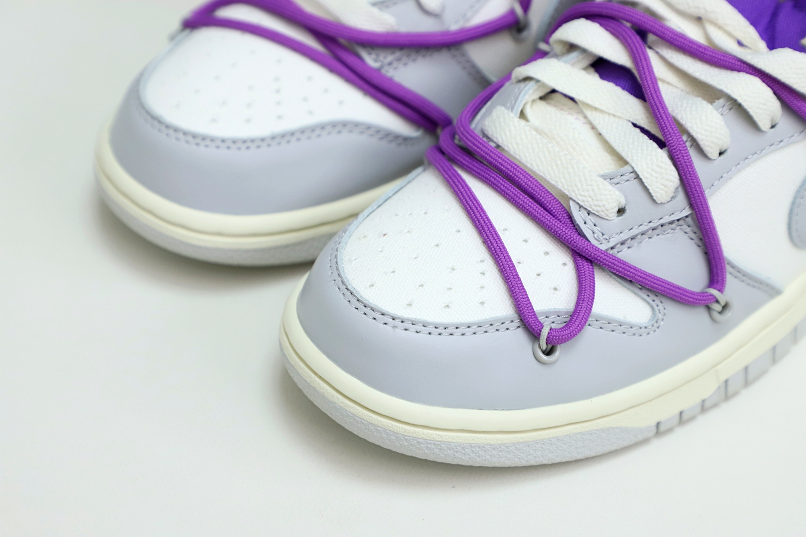 Off-White x Nike Dunk Low 