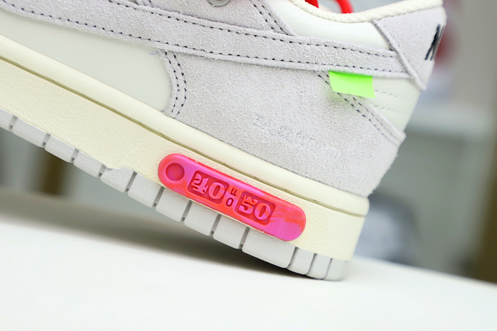 Off-White x Nike Dunk Low 