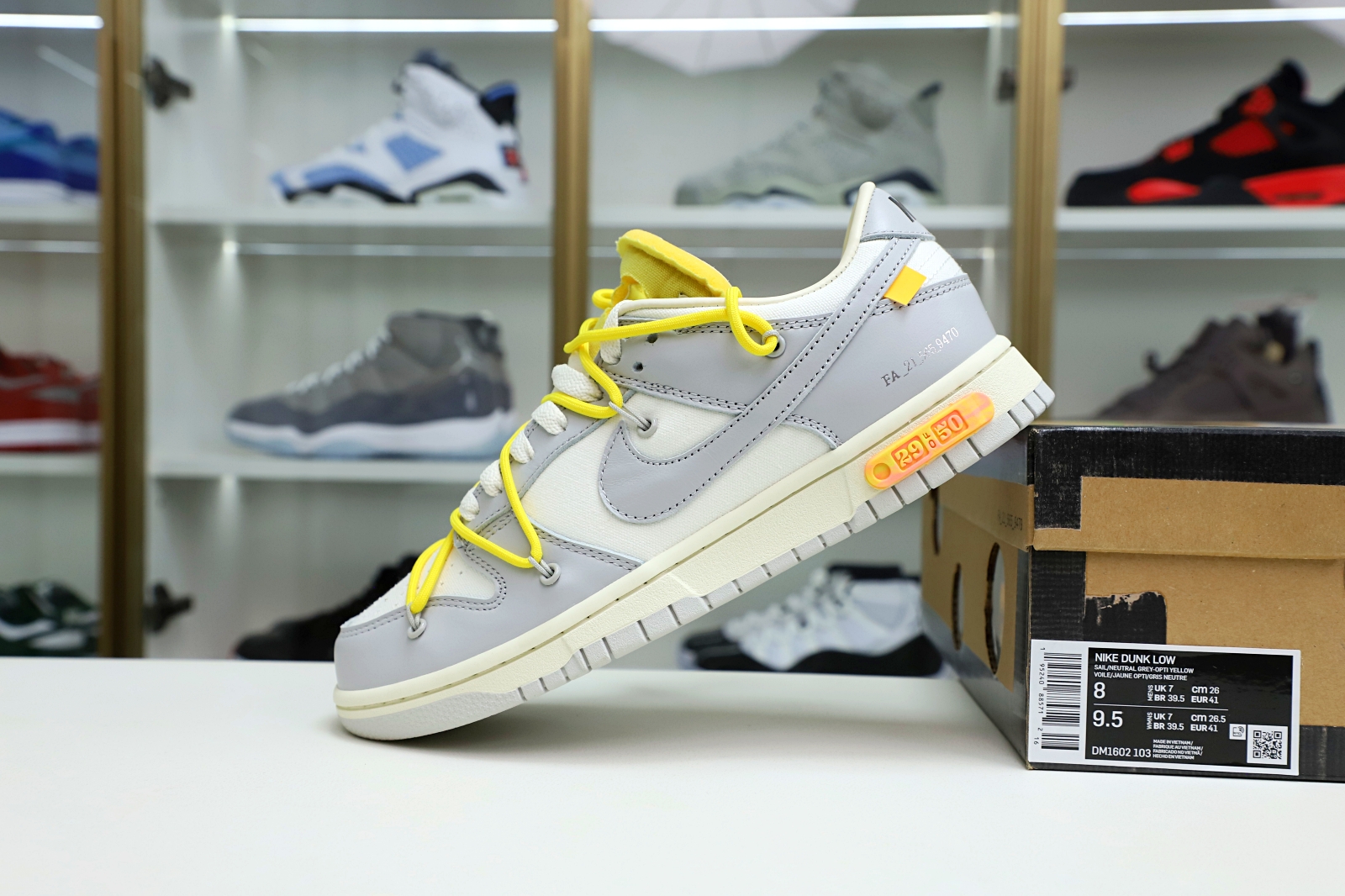 Off-White x Nike Dunk Low 