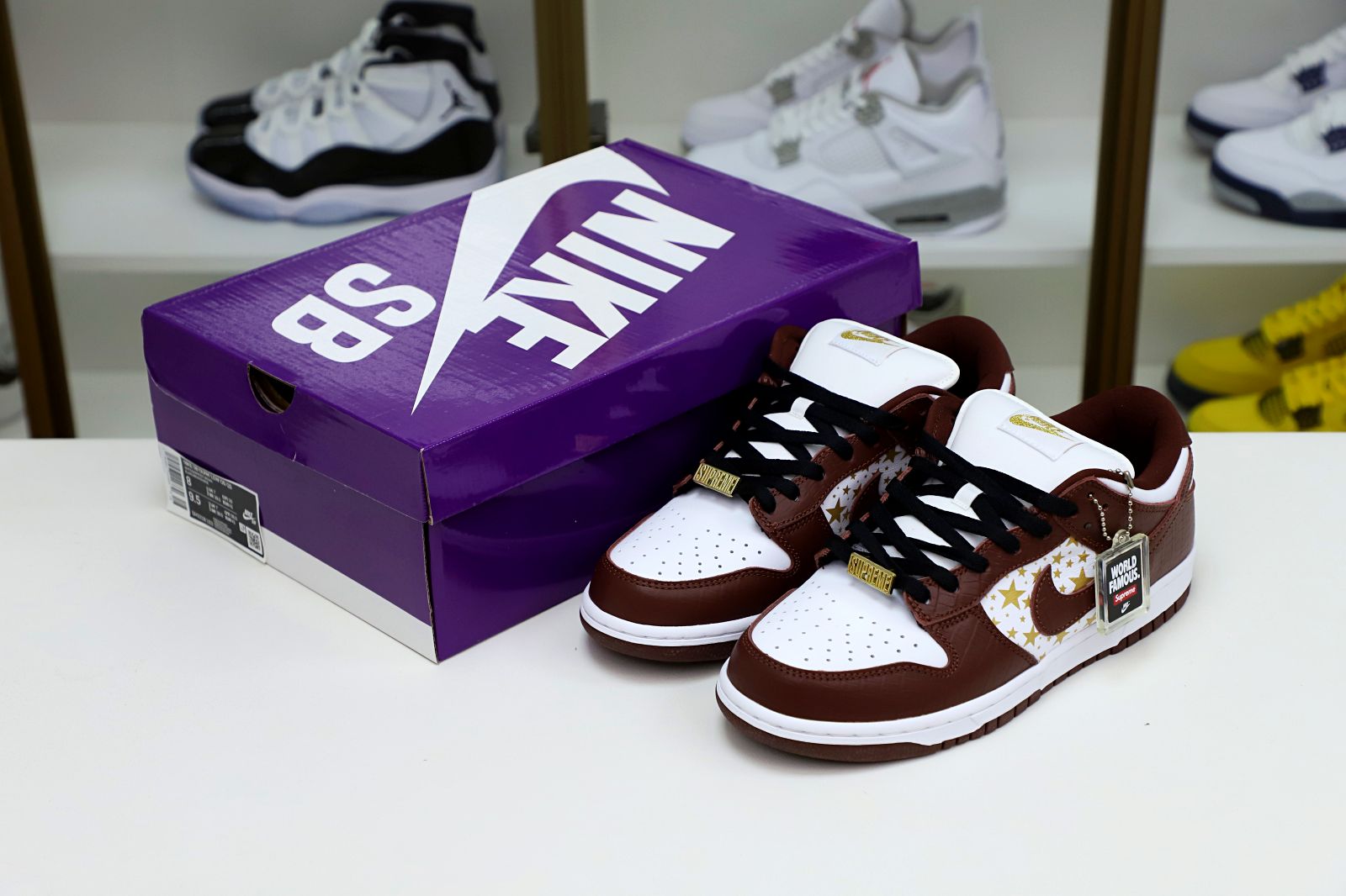 Supreme x Nike SB Dunk Low