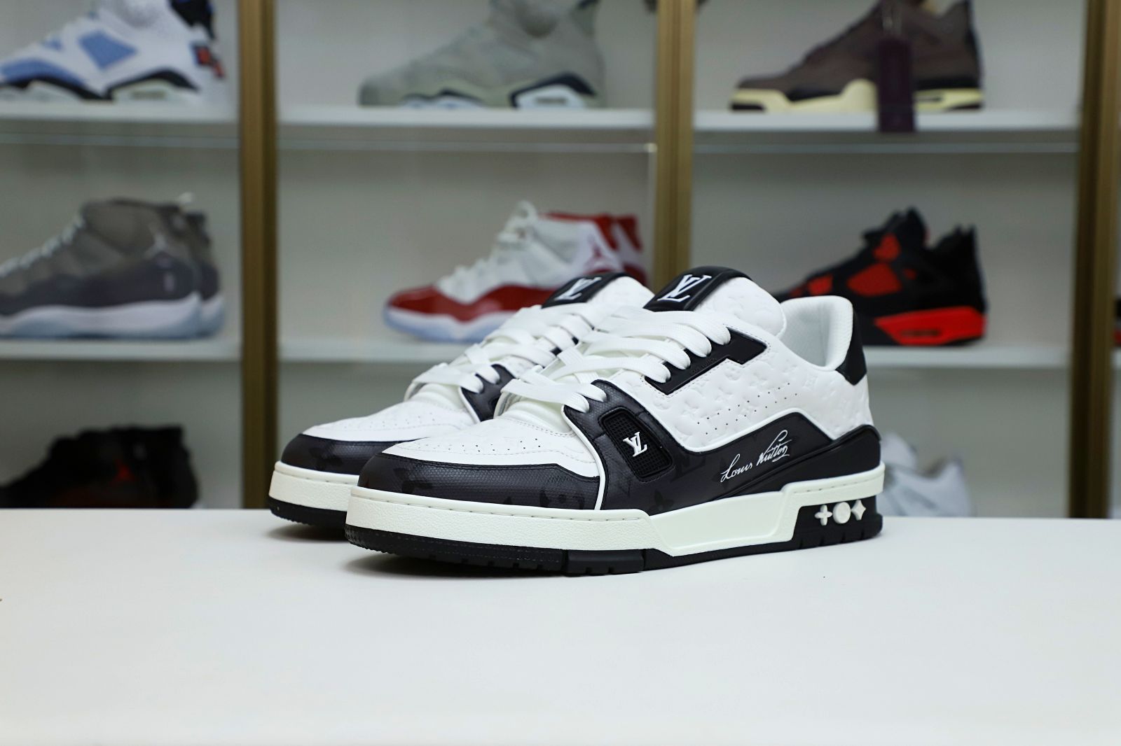 Louis Vuitton  LV   Trainer