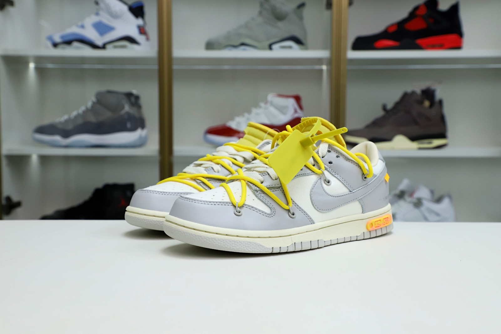 Off-White x Nike Dunk Low 