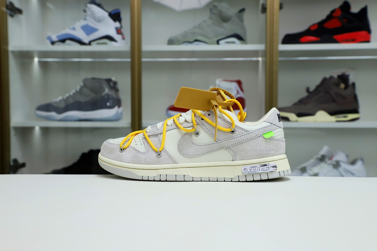 Off-White x Nike Dunk Low 