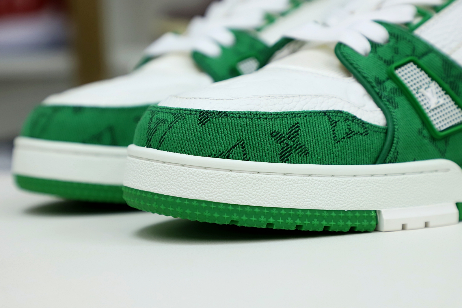 Louis Vuitton  LV    Trainer