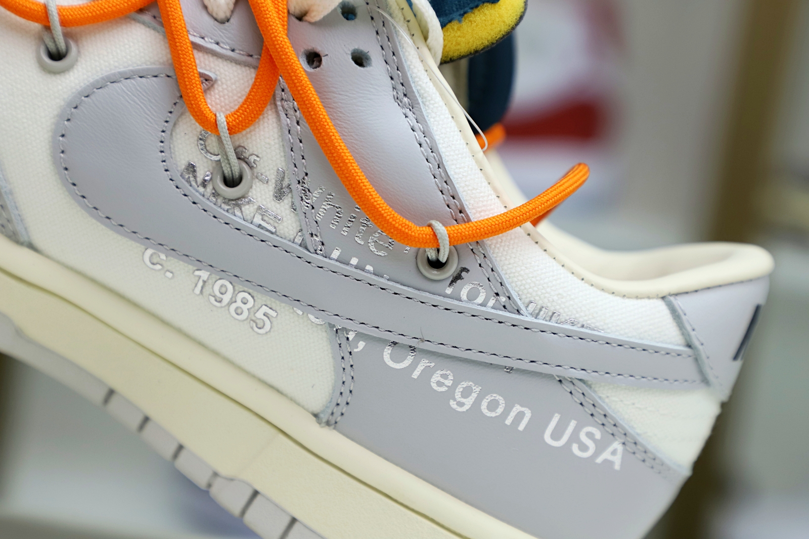 Off-White x Nike Dunk Low 