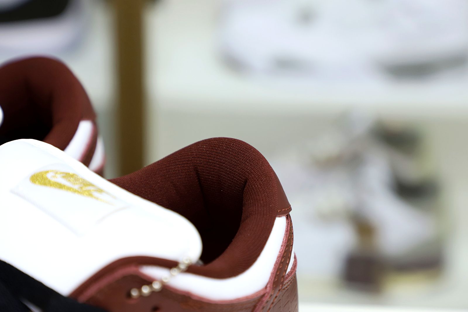 Supreme x Nike SB Dunk Low 