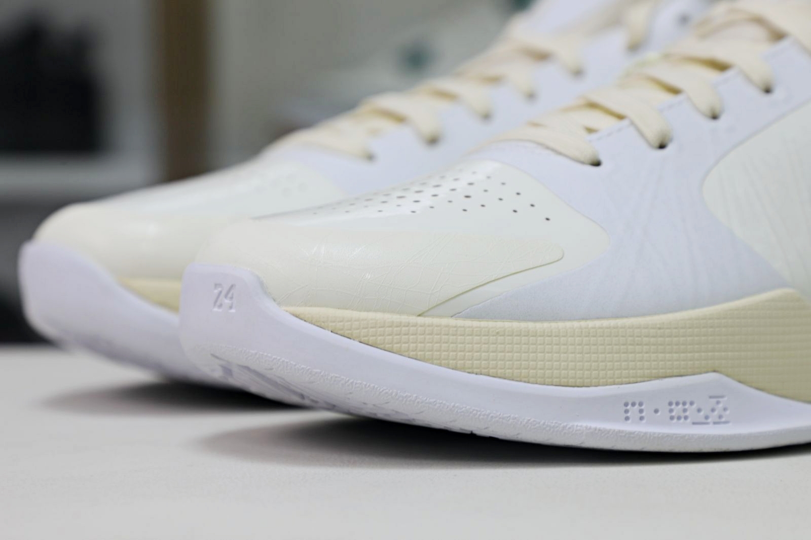 OFF-WHITEX  Nike Zoom Kobe5