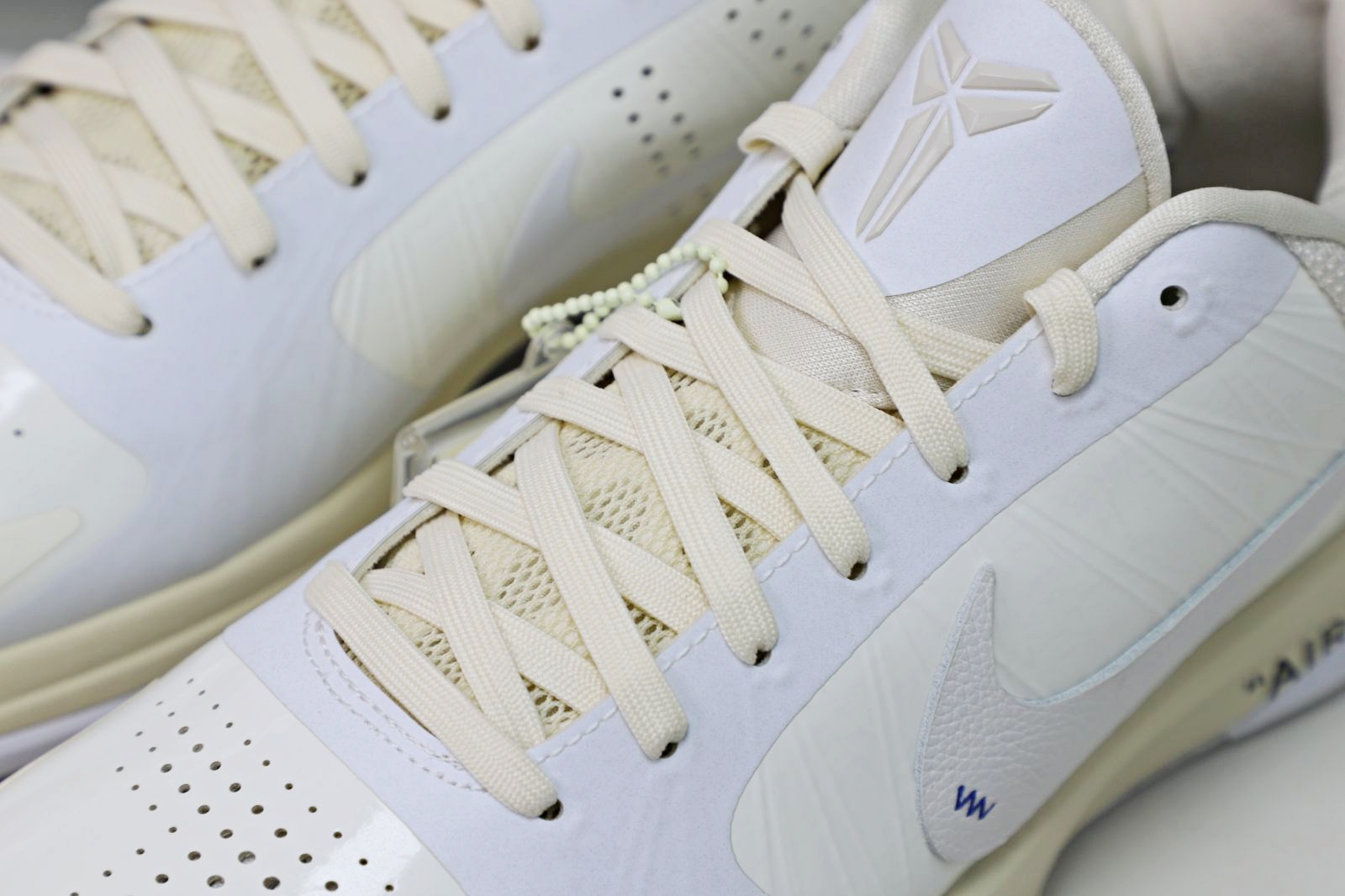 OFF-WHITEX  Nike Zoom Kobe5
