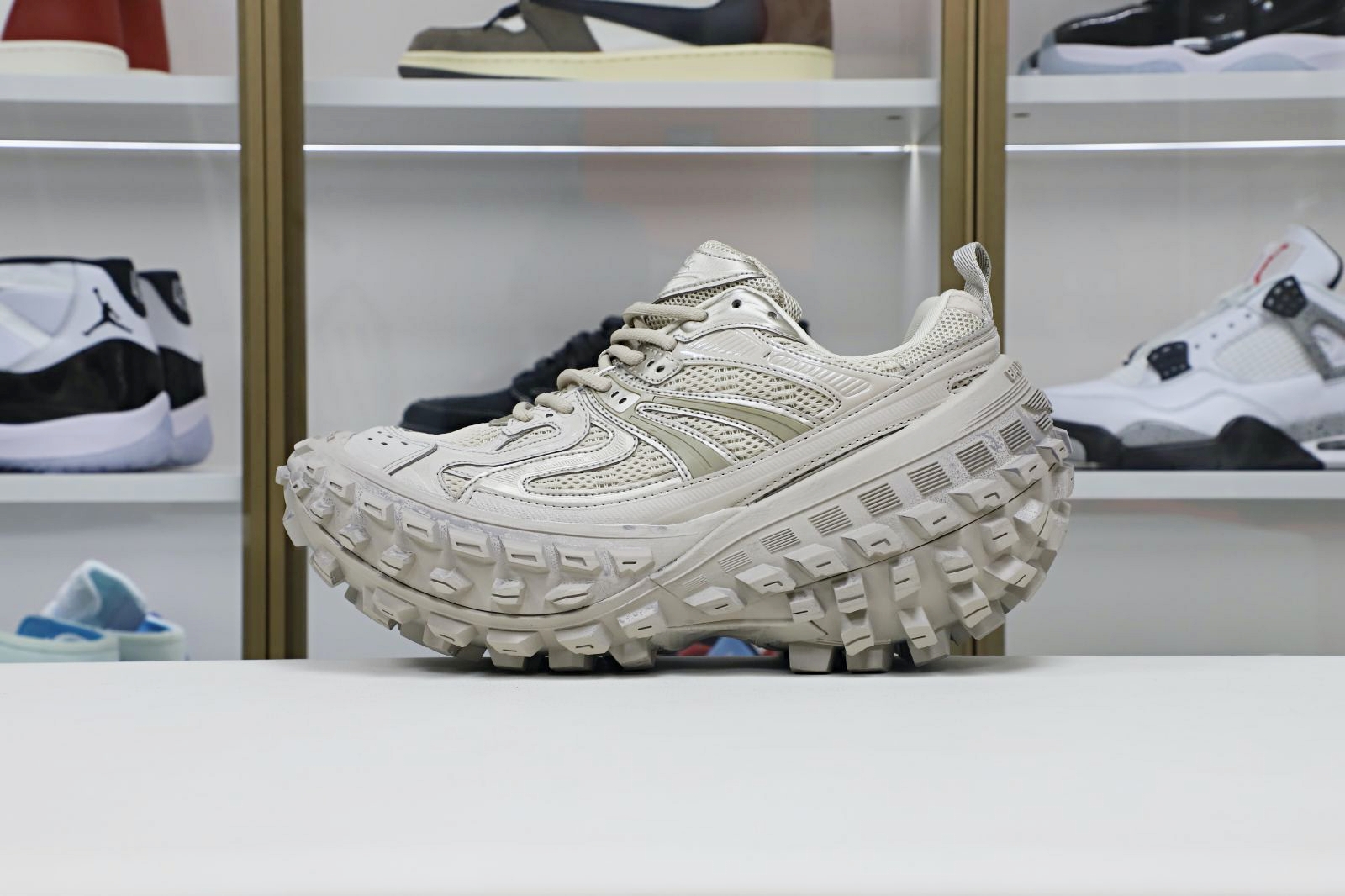 Balenciaga  Defender