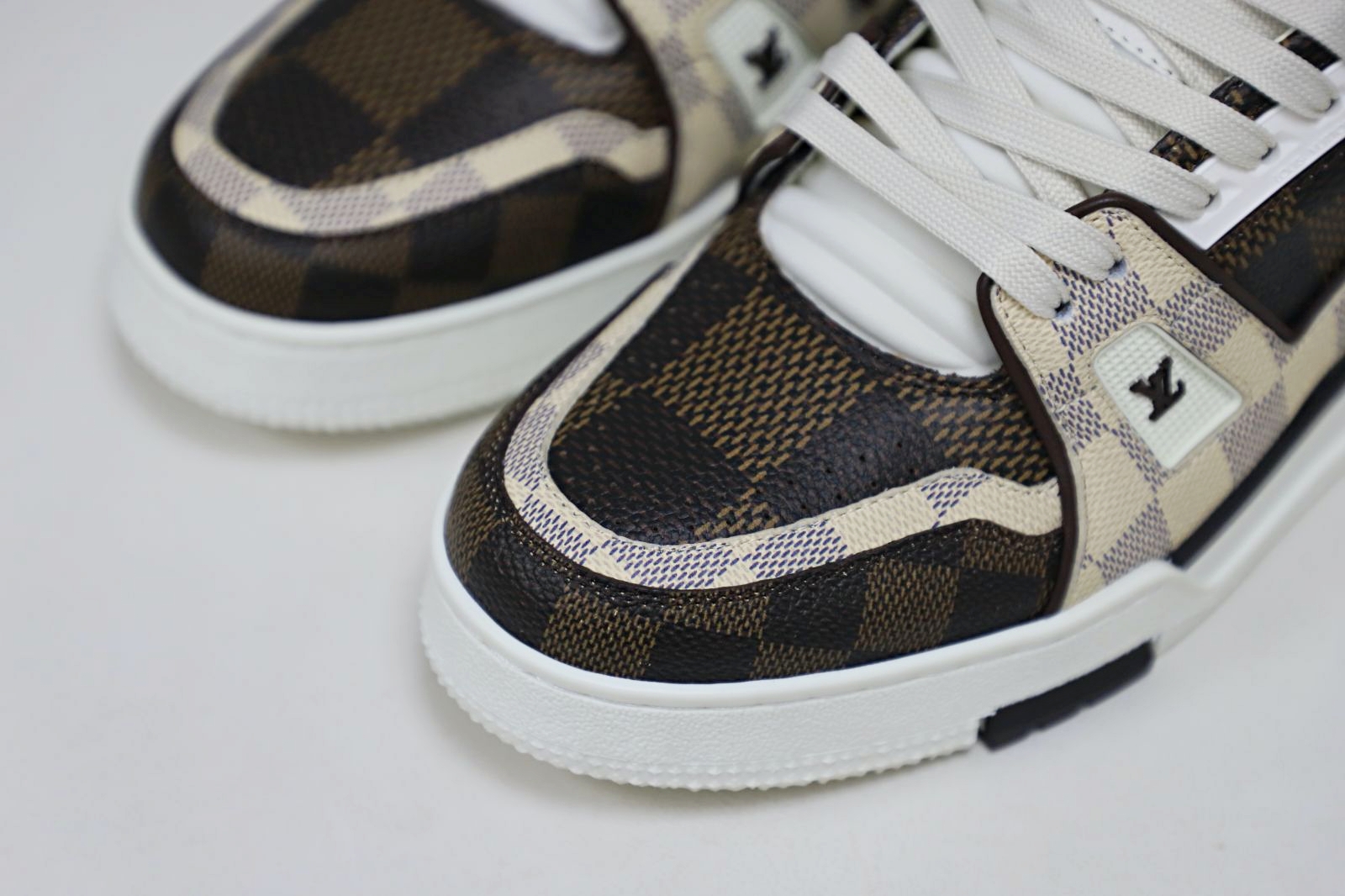 Louis Vuitton  LV   Trainer