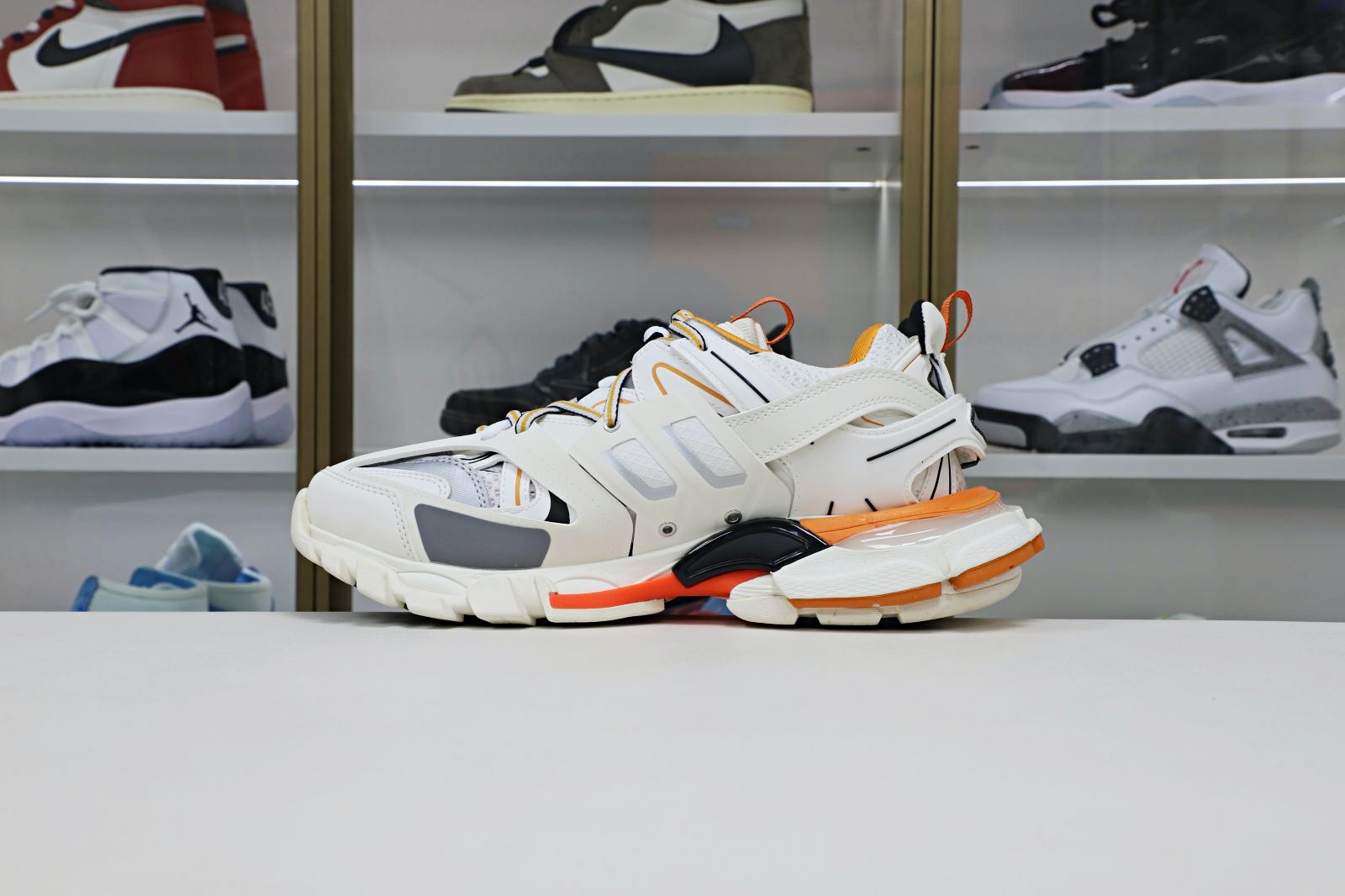 Balenciaga  Track（LED）