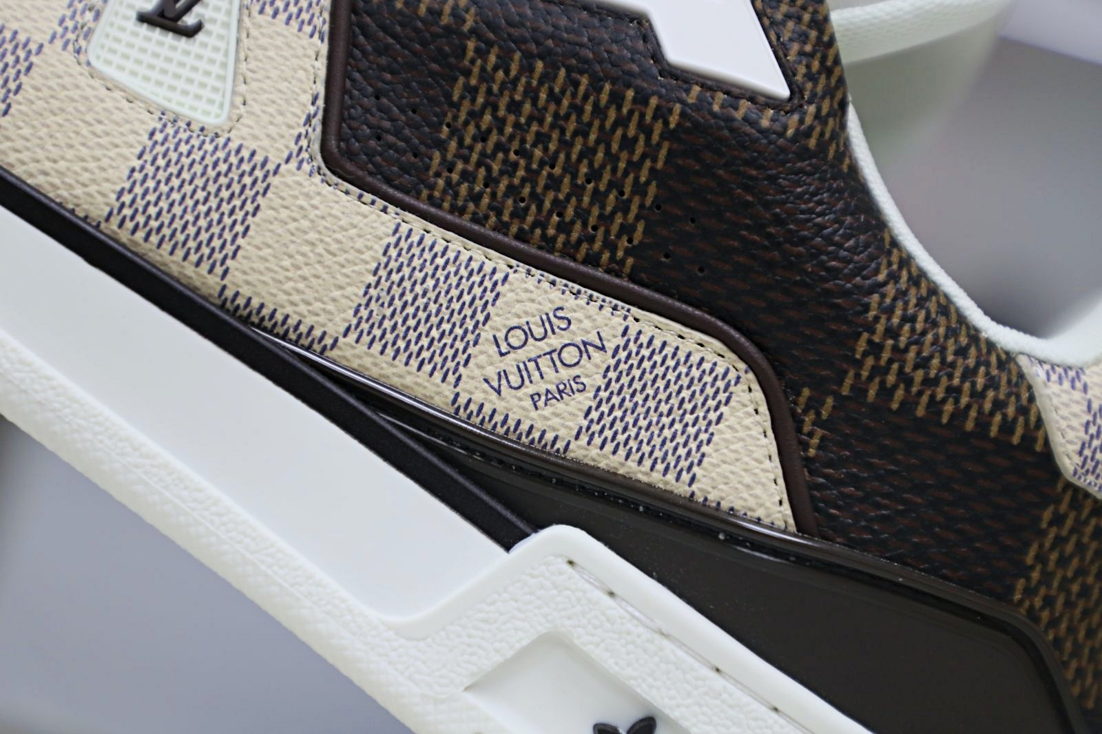 Louis Vuitton  LV   Trainer