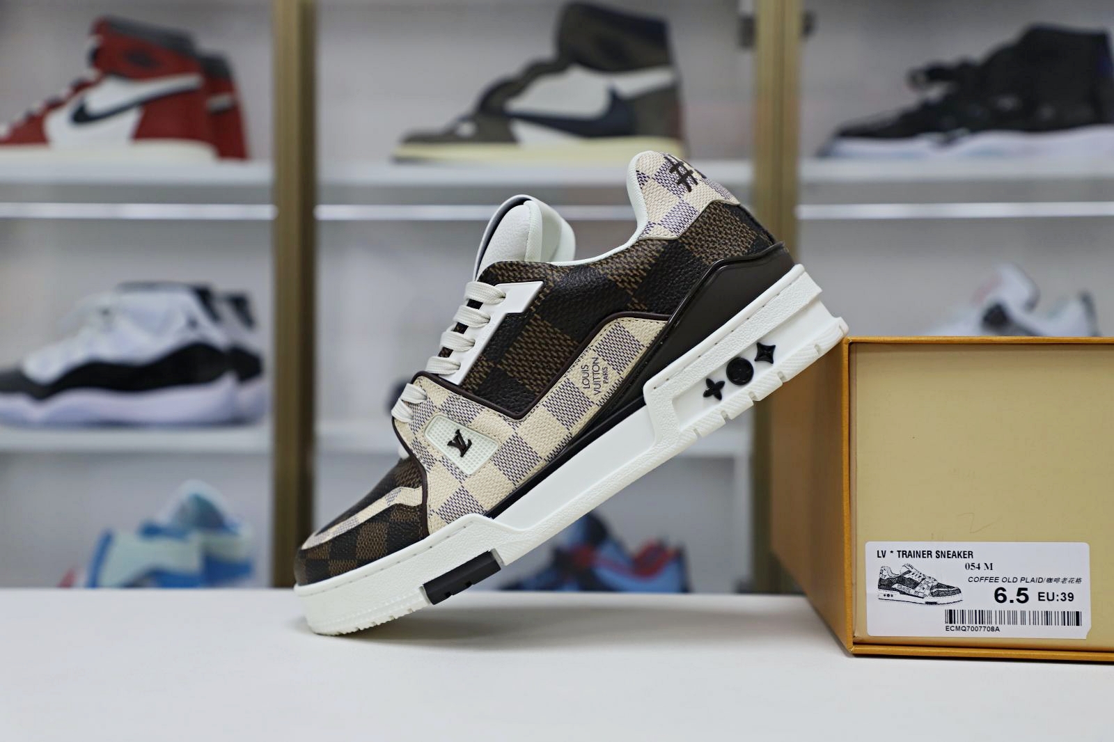 Louis Vuitton  LV   Trainer