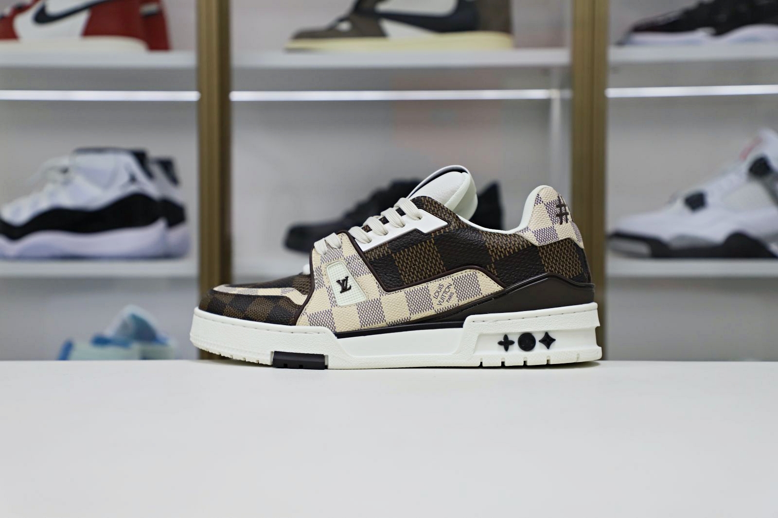 Louis Vuitton  LV   Trainer