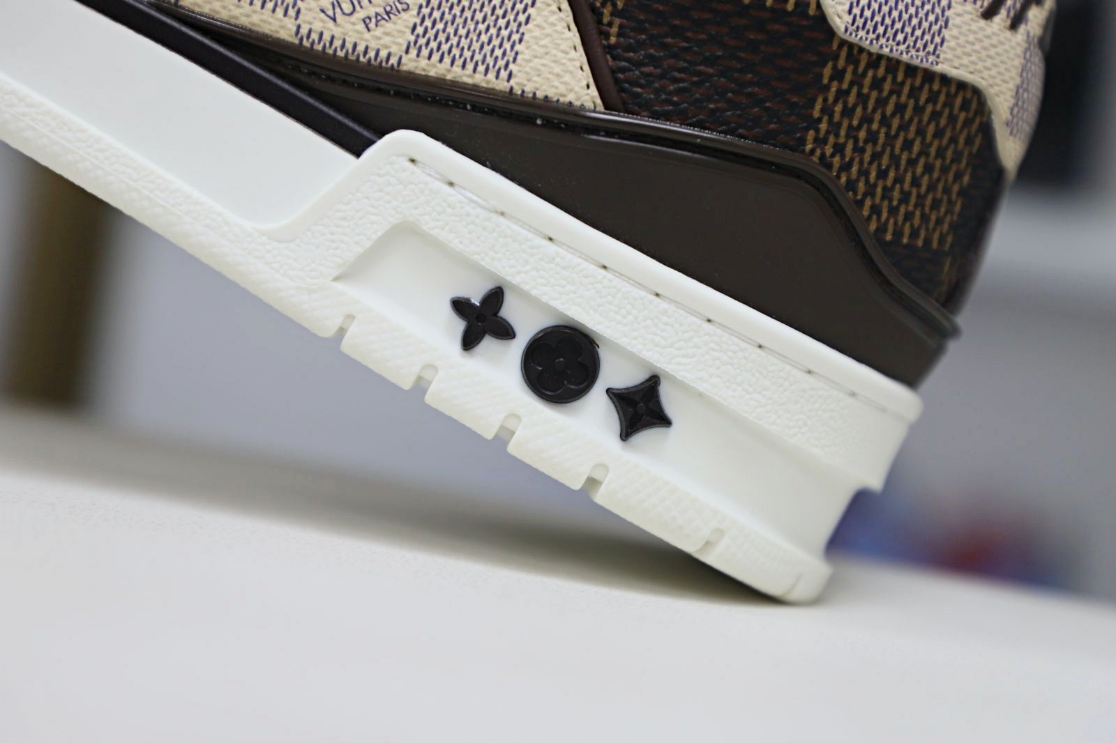 Louis Vuitton  LV   Trainer