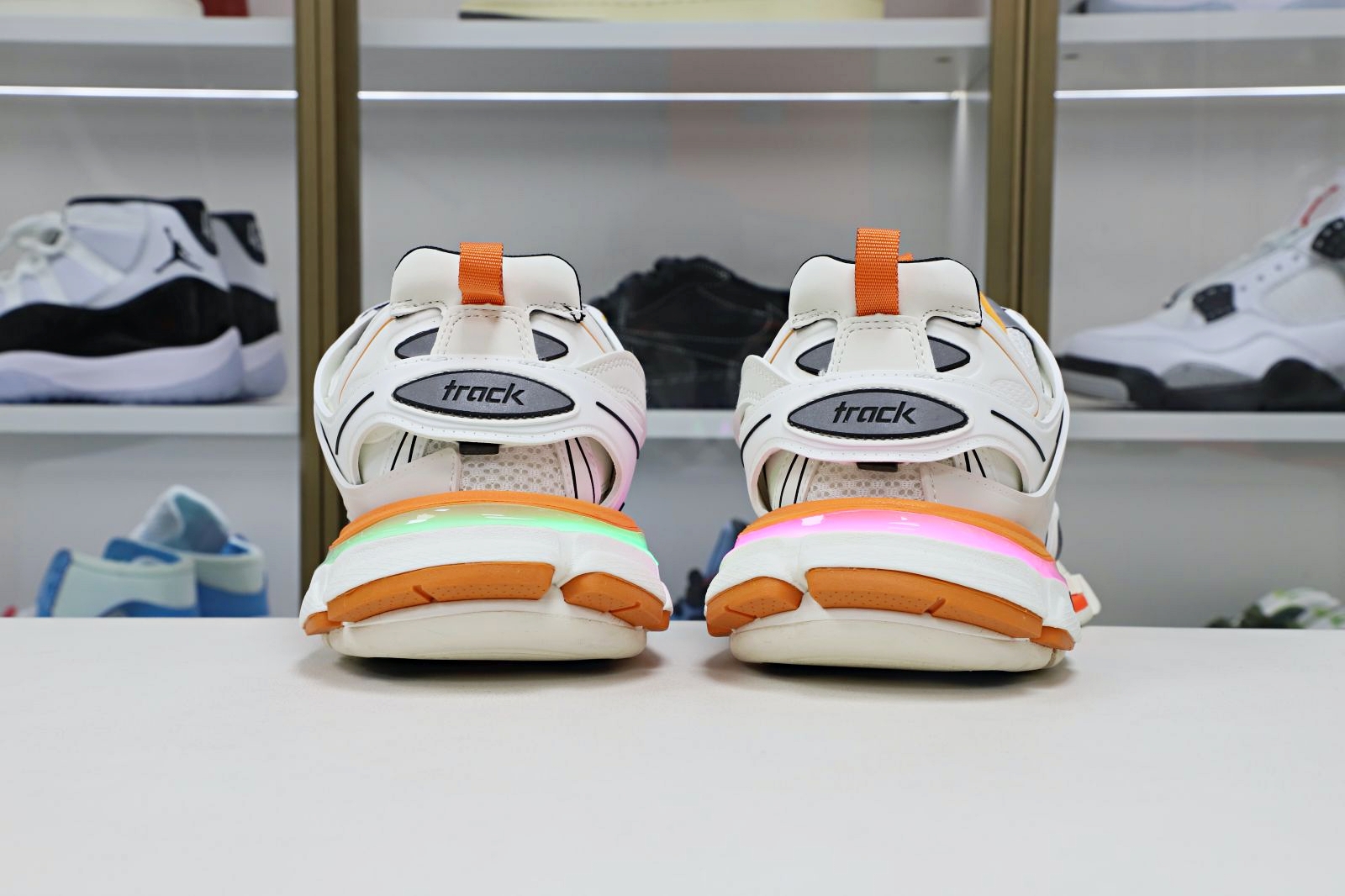 Balenciaga  Track（LED）