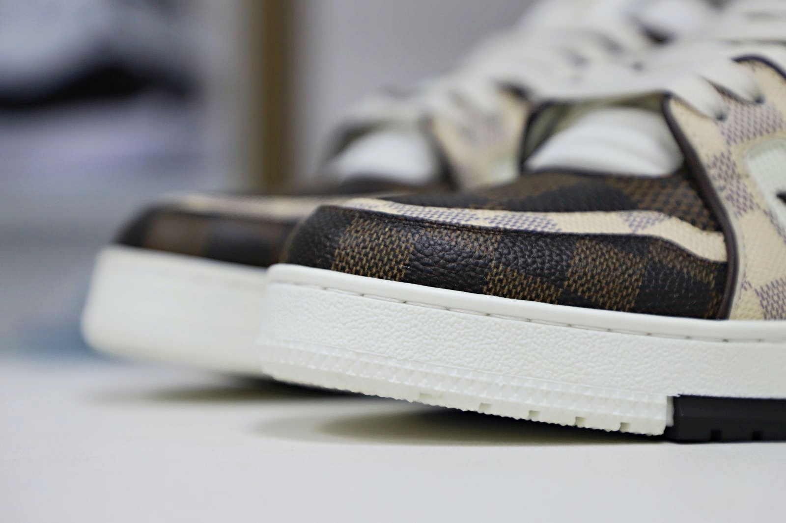 Louis Vuitton  LV   Trainer