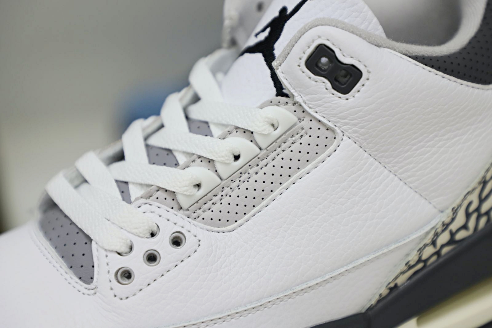 Jordan Air Jordan 3 Retro Hide N Sneak（DK6665-100）