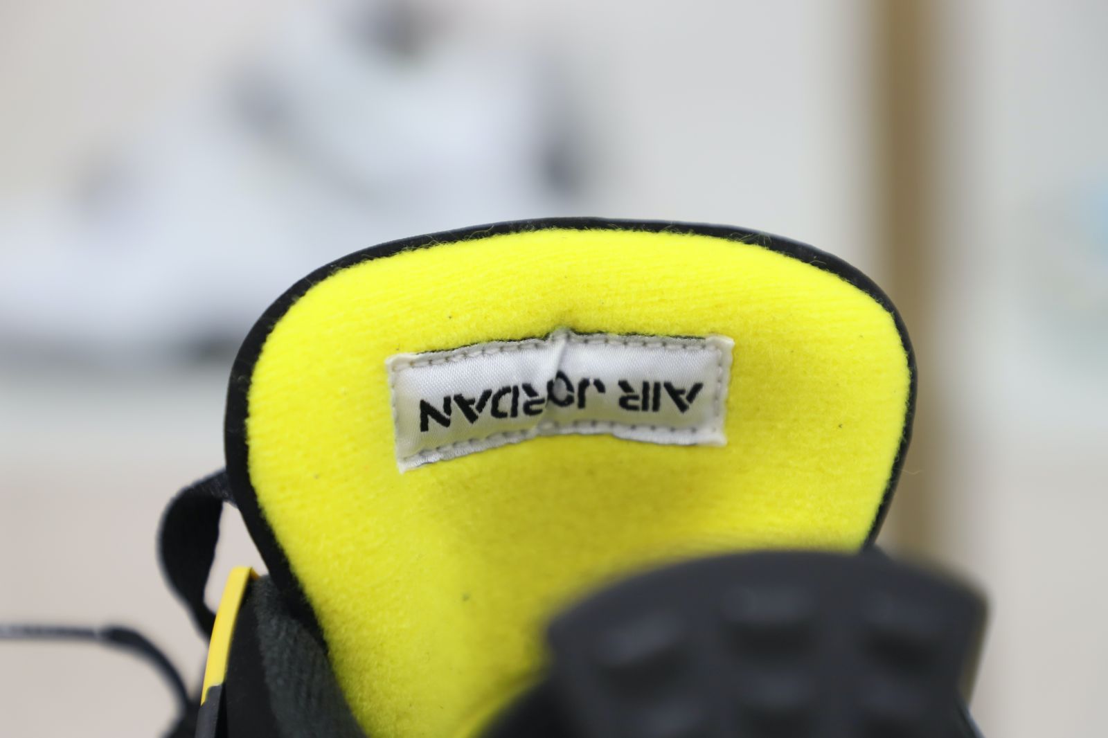 Jordan Air Jordan4 Retro Thunder(2012)