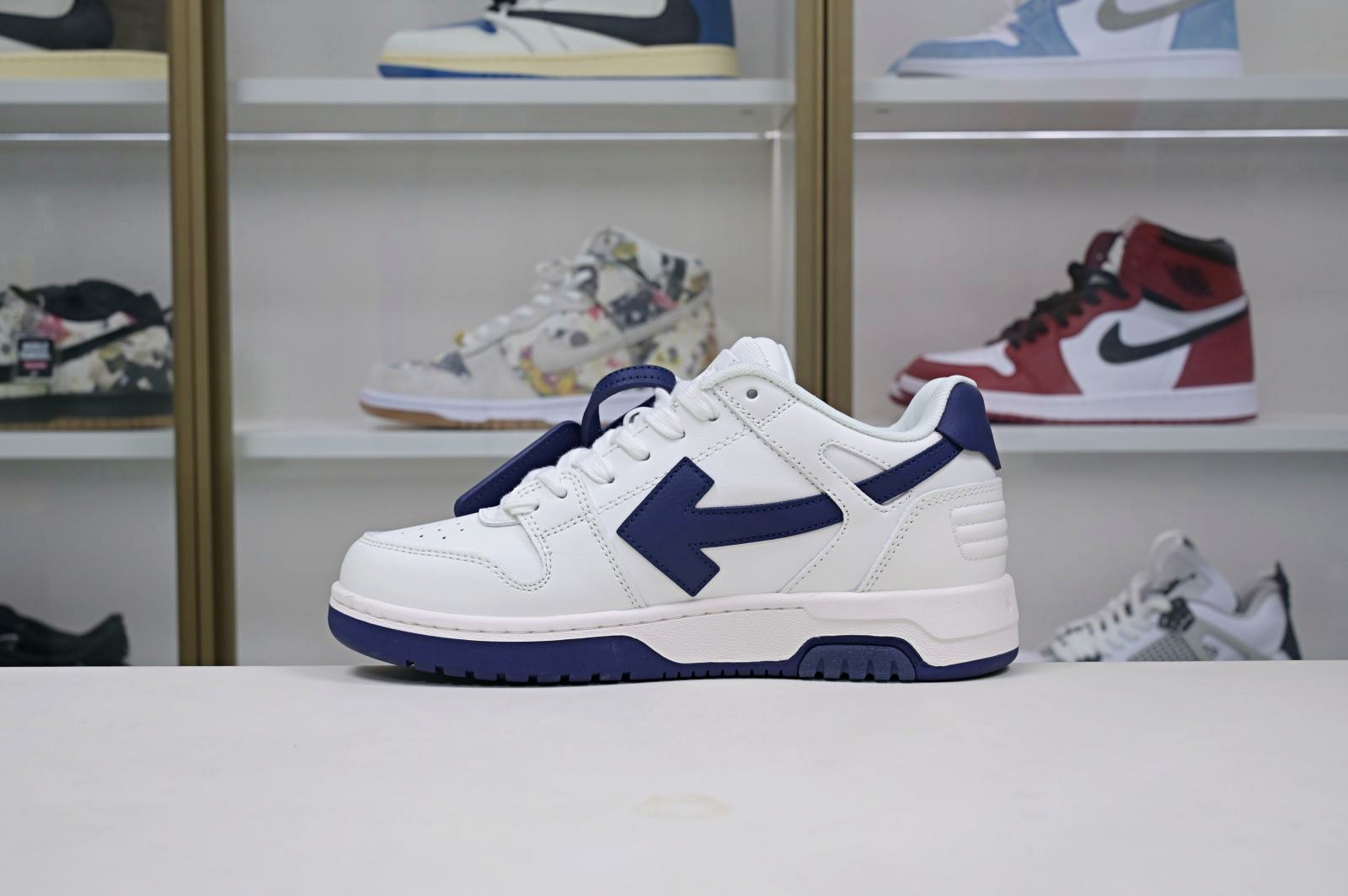 OFF-WHITE Ous Of Office