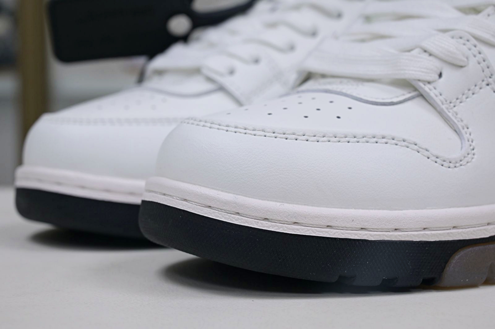 OFF-WHITE Ous Of Office